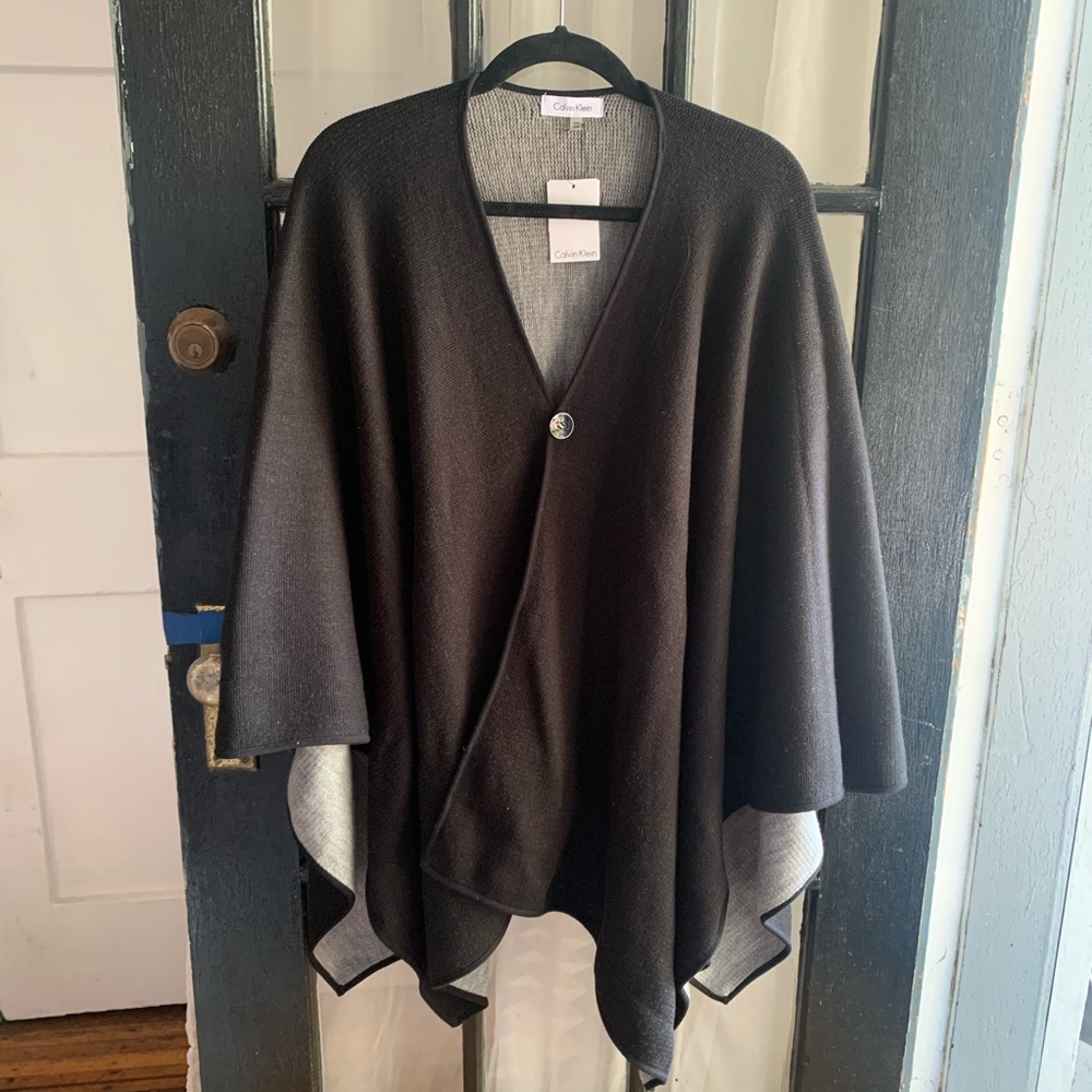 Reversible Calvin Klein poncho